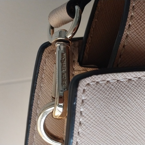 Michael Kors Selma Crossbody - Picture 9 of 14